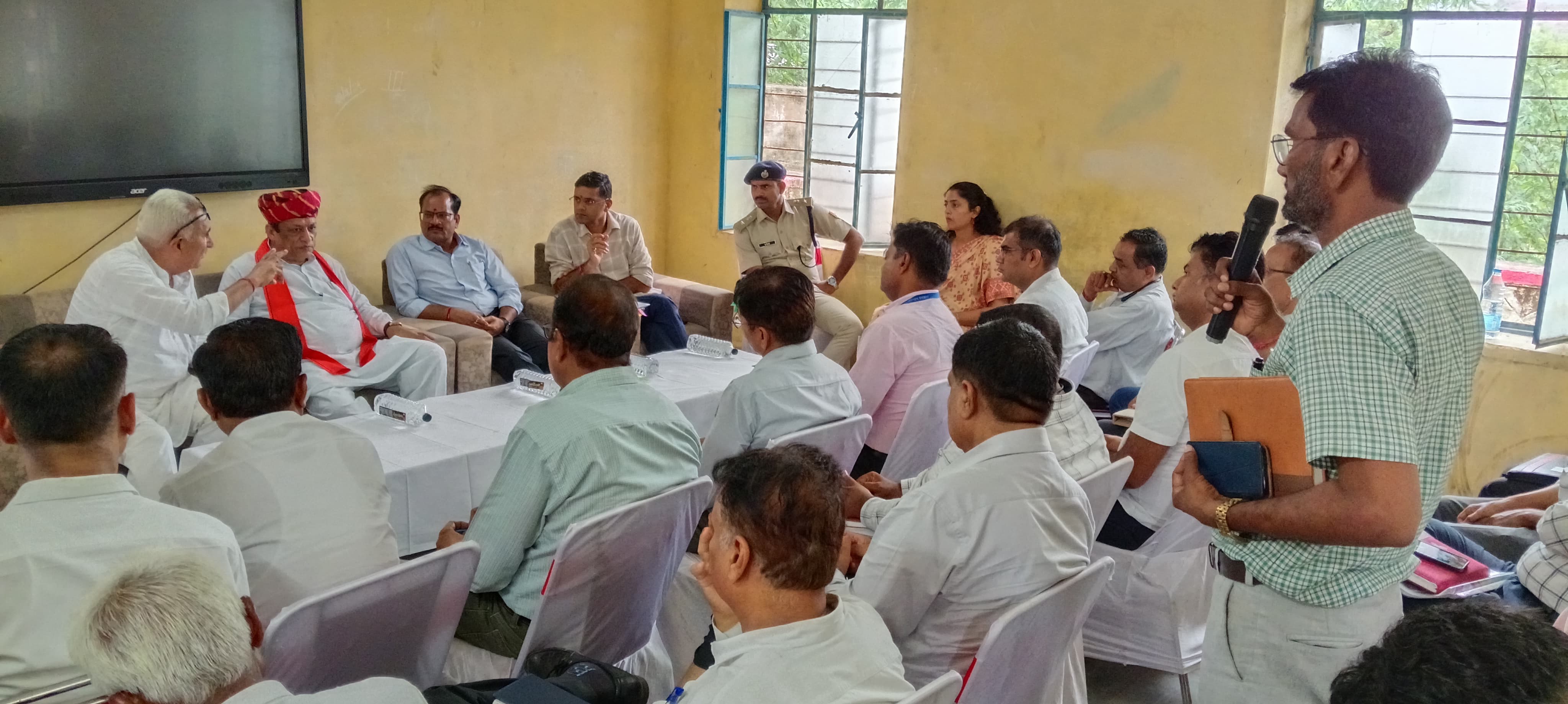 जिला प्रभारी मंत्री कुमावत ने बालोतरा में क्षतिग्रस्त भवनों पर दिए कड़े निर्देश जिला प्रभारी मंत्री कुमावत ने बालोतरा में क्षतिग्रस्त भवनों पर दिए कड़े निर्देश