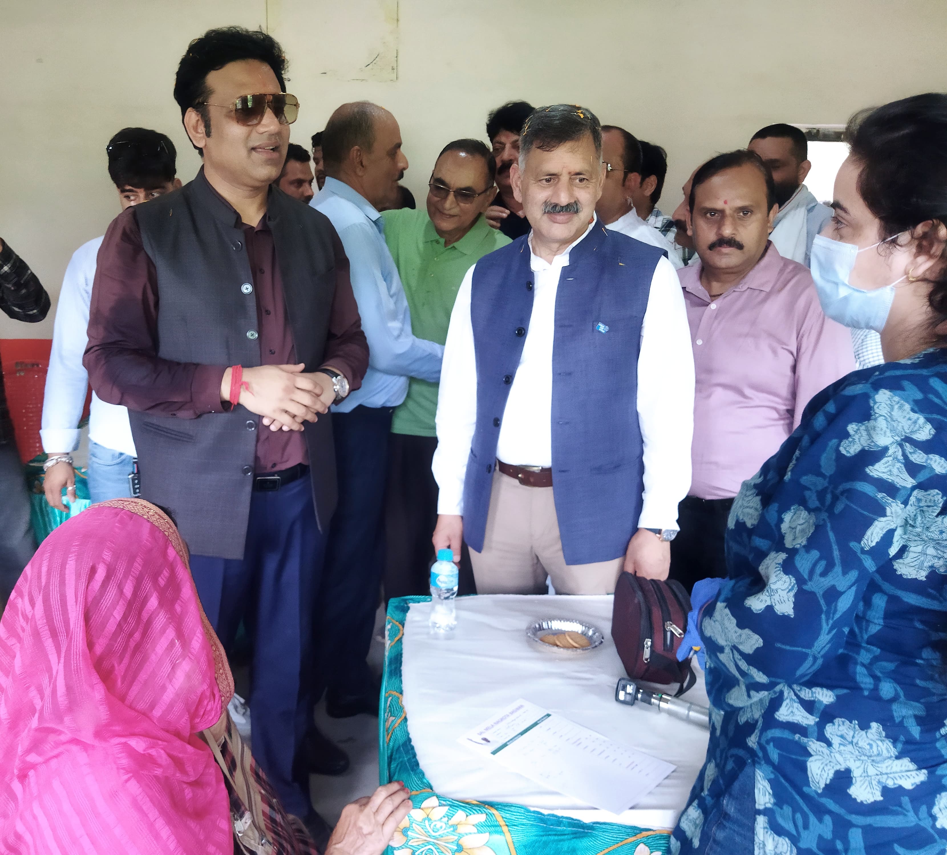 बाल मेले के दौरान तकनीकी शिक्षा मंत्री। बाल मेले के दौरान तकनीकी शिक्षा मंत्री।