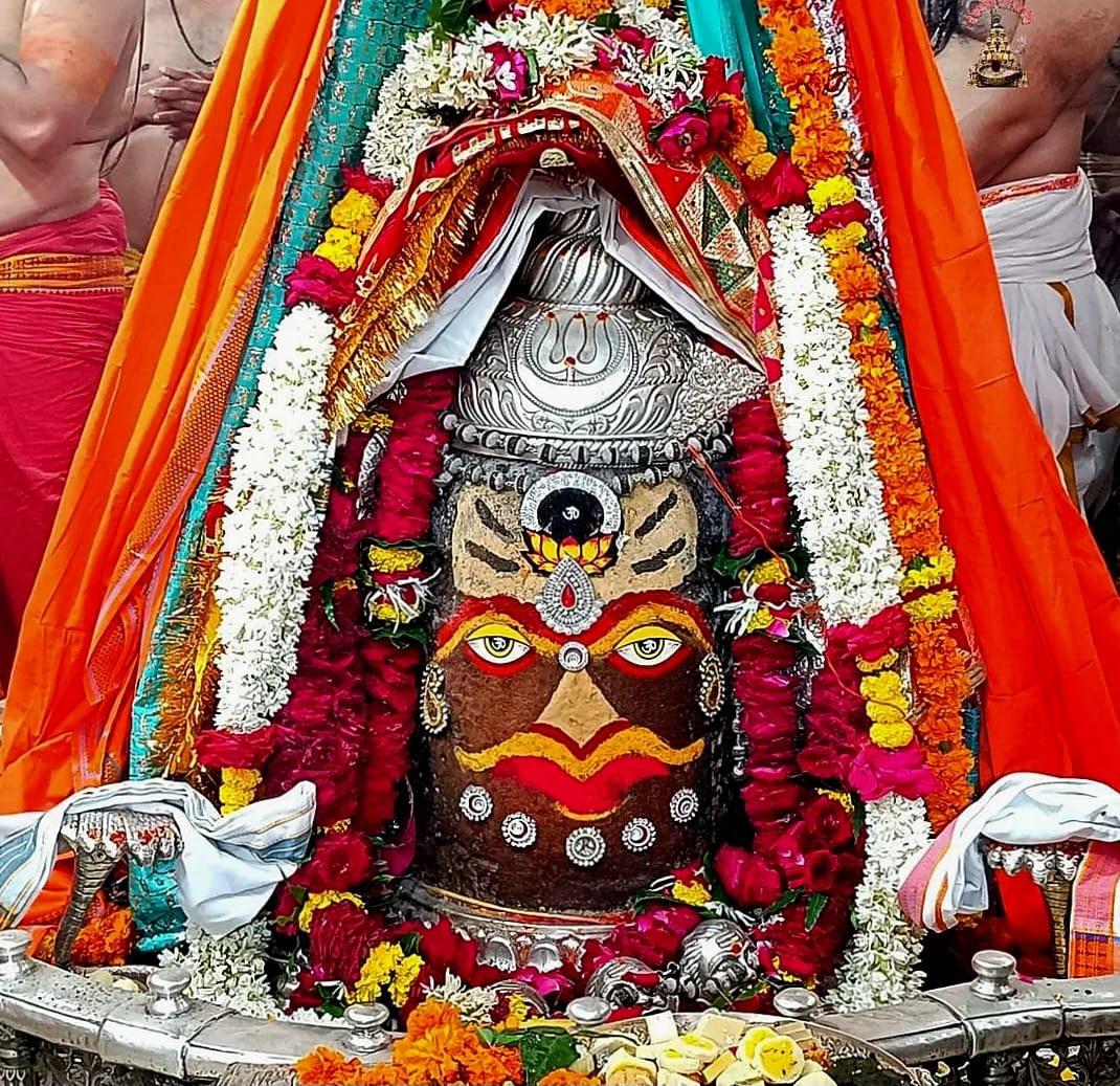 महाकालेश्वर की तीसरी सवारी में सोमवार को 4 जनजातीय एवं लोक नृत्य कलाकारों के दल देंगे प्रस्तुति महाकालेश्वर की तीसरी सवारी में सोमवार को 4 जनजातीय एवं लोक नृत्य कलाकारों के दल देंगे प्रस्तुति