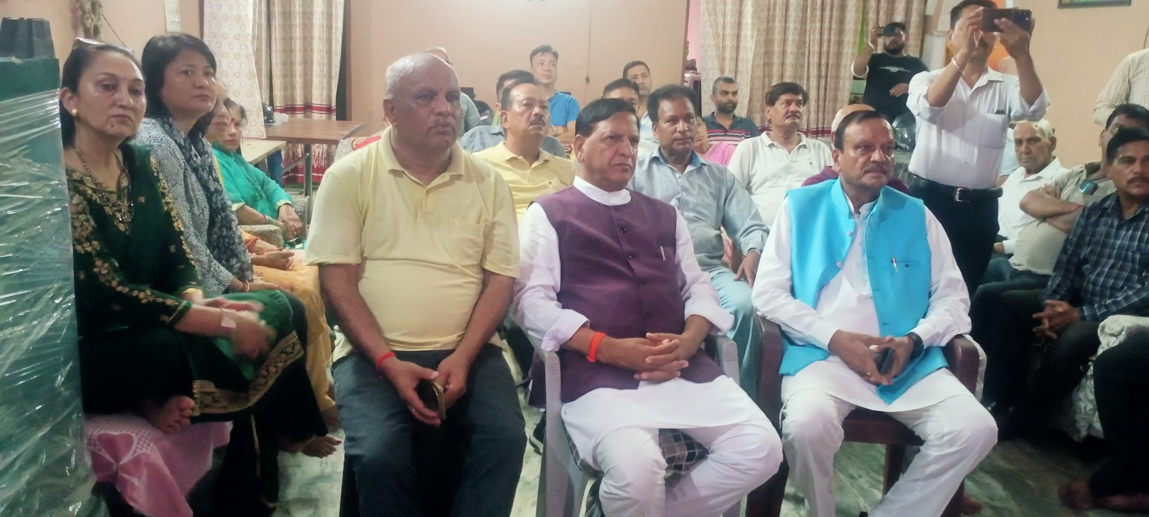 भाजपा प्रदेश अध्यक्ष डॉ राजीव बिंदल ने नाहन में सुनी मन की बात भाजपा प्रदेश अध्यक्ष डॉ राजीव बिंदल ने नाहन में सुनी मन की बात