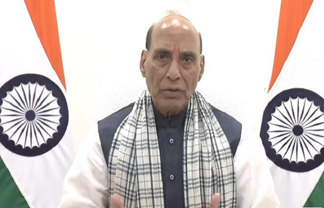 वडोदरा (गुजरात) में गति शक्ति विश्वविद्यालय के दीक्षांत समारोह को संबोधित करते हुए रक्षा मंत्री वडोदरा (गुजरात) में गति शक्ति विश्वविद्यालय के दीक्षांत समारोह को संबोधित करते हुए रक्षा मंत्री