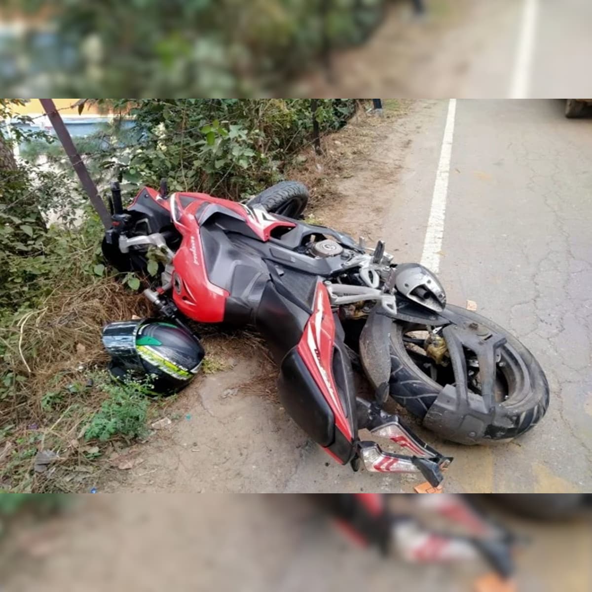 डंपर के धक्के से बाइक चालक युवक की मौत डंपर के धक्के से बाइक चालक युवक की मौत