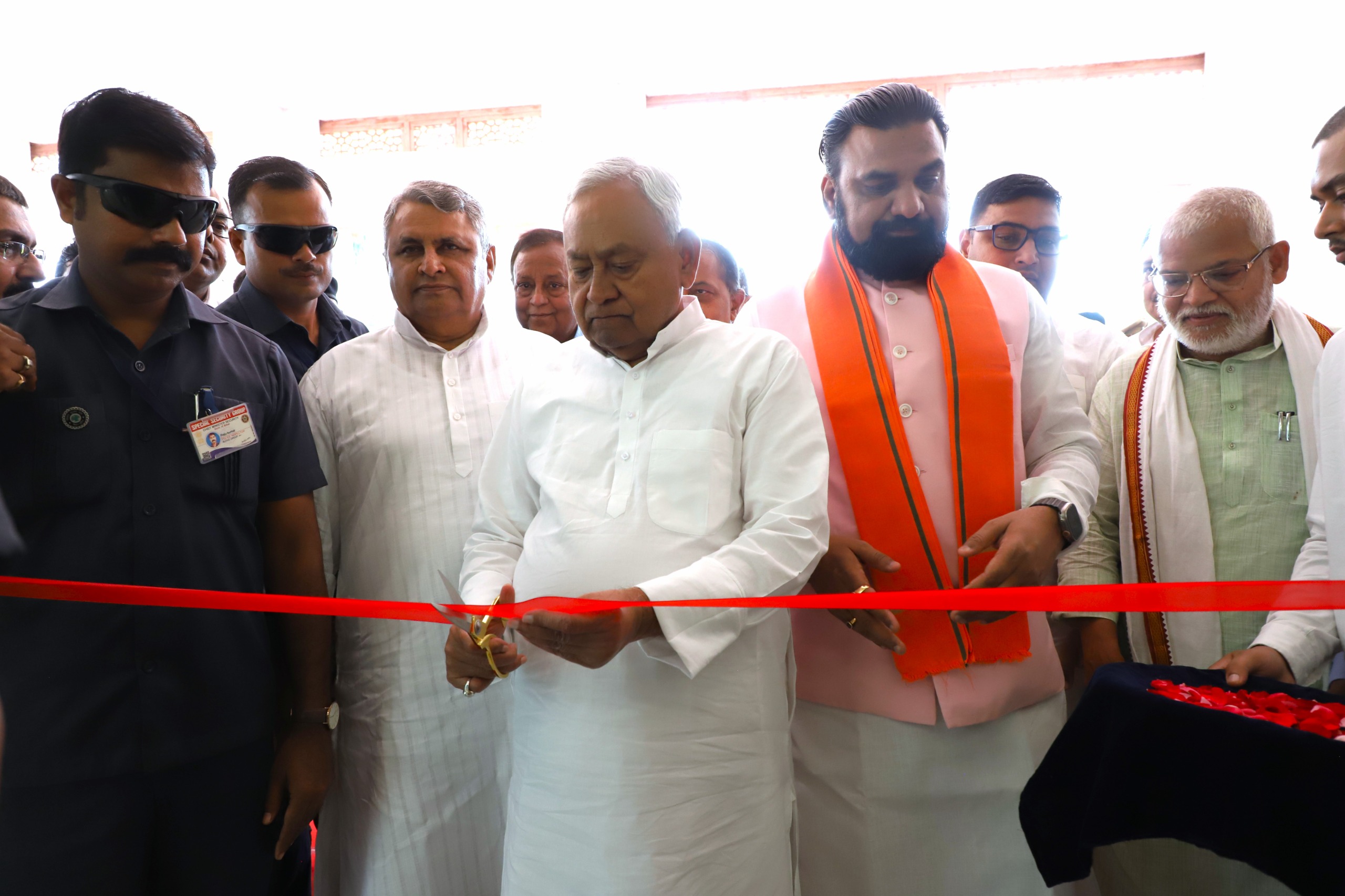 पटना संग्रहालय में नवनिर्मित पटना गैलरी के उद्घाटन के दौरान मुख्यमंत्री नीतीश और उपमुख्यमंत्री सम्राट चौधरी