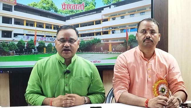 सम्बोधित करते सौरभ मालवीय