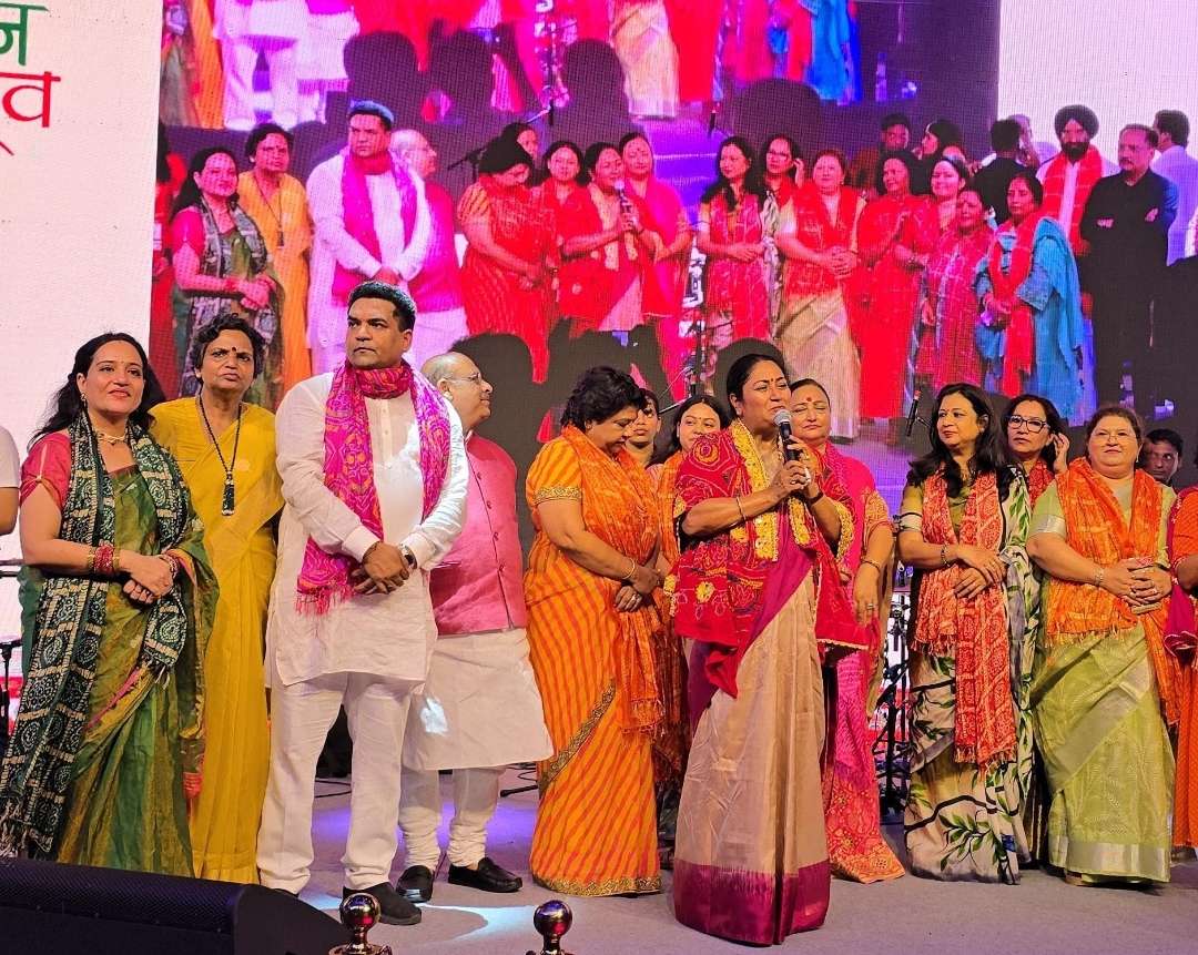 पीतमपुरा दिल्ली हाट में तीन दिवसीय तीज महोत्सव 2025 के समापन समारोह को संबोधित करती मुख्यमंत्री रेखा गुप्ता पीतमपुरा दिल्ली हाट में तीन दिवसीय तीज महोत्सव 2025 के समापन समारोह को संबोधित करती मुख्यमंत्री रेखा गुप्ता