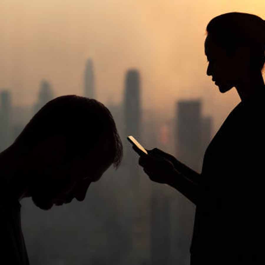 ठगी के आरोप में युवती गिरफ्तार ठगी के आरोप में युवती गिरफ्तार