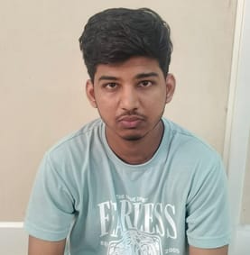 डिजिटल अरेस्ट स्कैम: 75 वर्षीय को 23.56 लाख का चूना लगाने वाला साथी गोवा से गिरफ्तार डिजिटल अरेस्ट स्कैम: 75 वर्षीय को 23.56 लाख का चूना लगाने वाला साथी गोवा से गिरफ्तार