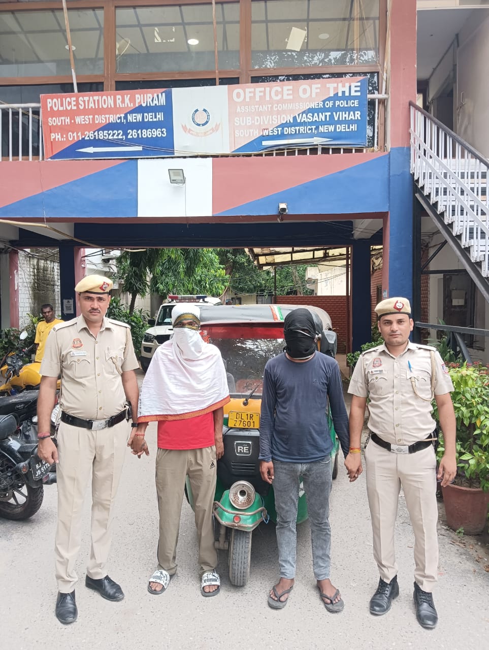 हत्या के मामले में पकड़े गए आरोपितों की फोटो हत्या के मामले में पकड़े गए आरोपितों की फोटो