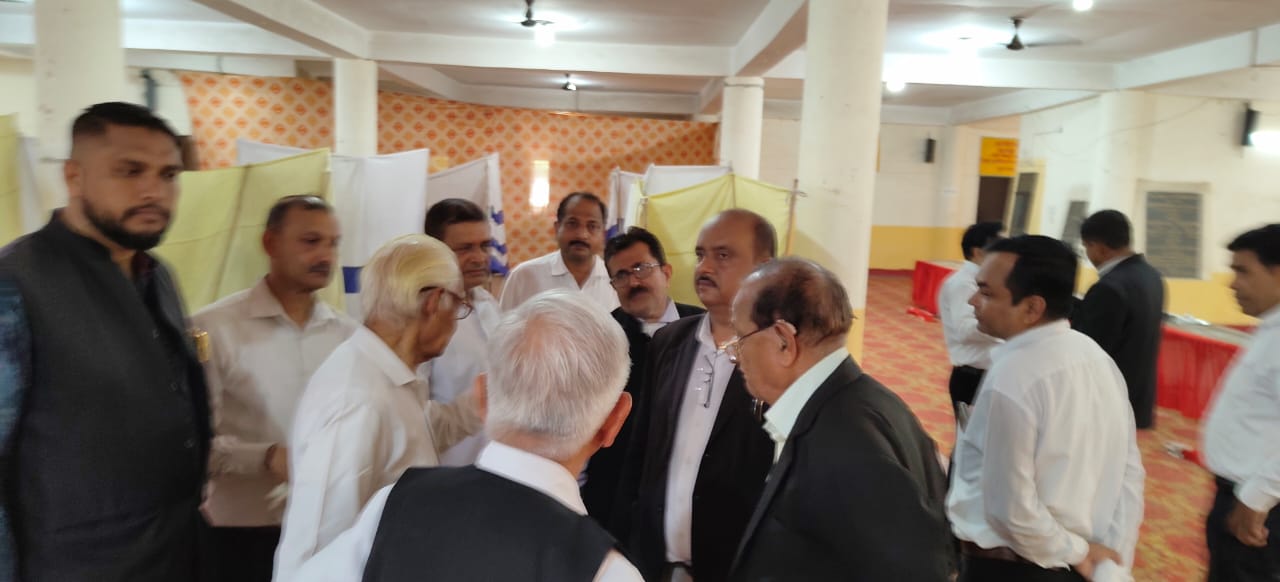 दी बार एसोसिएशन एंड लाइब्रेरी के वार्षिक चुनाव हेतु हुई तैयारी का निरीक्षण करते एल्डर्स व चुनाव कमेटी के पदाधिकारी।। दी बार एसोसिएशन एंड लाइब्रेरी के वार्षिक चुनाव हेतु हुई तैयारी का निरीक्षण करते एल्डर्स व चुनाव कमेटी के पदाधिकारी।।
