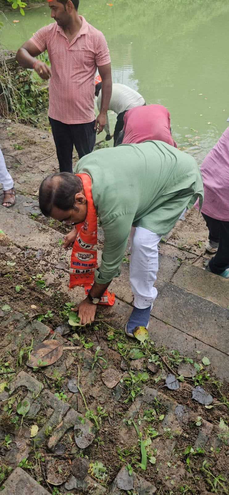 काशी क्षेत्र अध्यक्ष कालिका धाम मंडल में चले स्वच्छता अभियान में काशी क्षेत्र अध्यक्ष कालिका धाम मंडल में चले स्वच्छता अभियान में