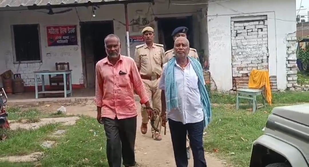 पुलिस गिरफ्त चायनीज ई सिगरेट तस्कर पुलिस गिरफ्त चायनीज ई सिगरेट तस्कर