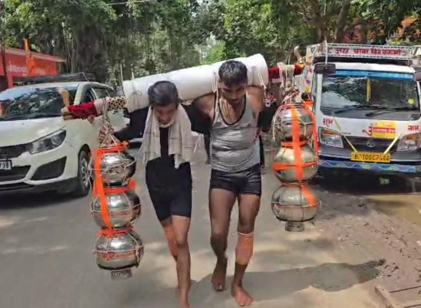 बाबा धाम जाते कांवरिया बाबा धाम जाते कांवरिया