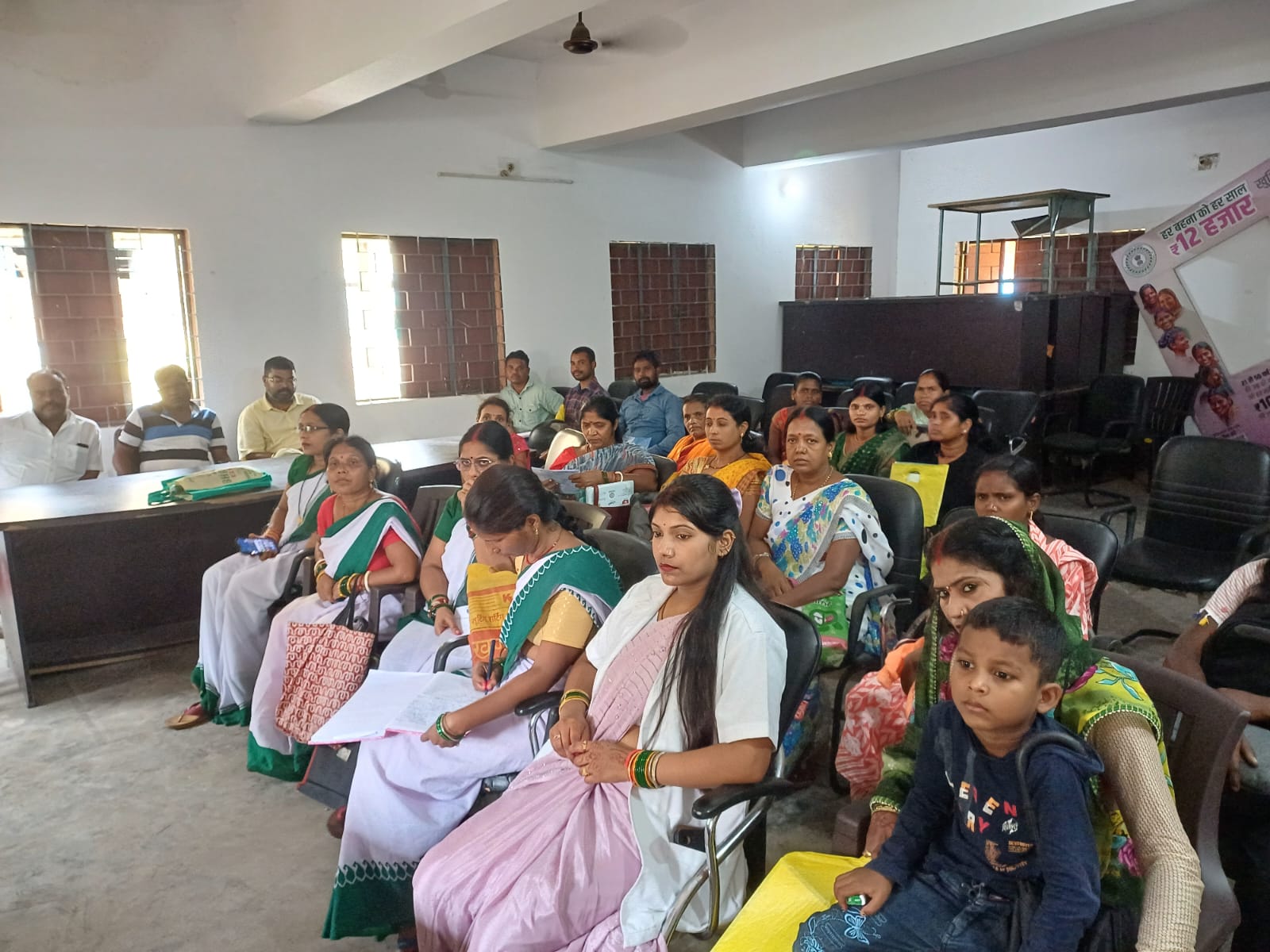 प्रशिक्षण लेते लोग प्रशिक्षण लेते लोग