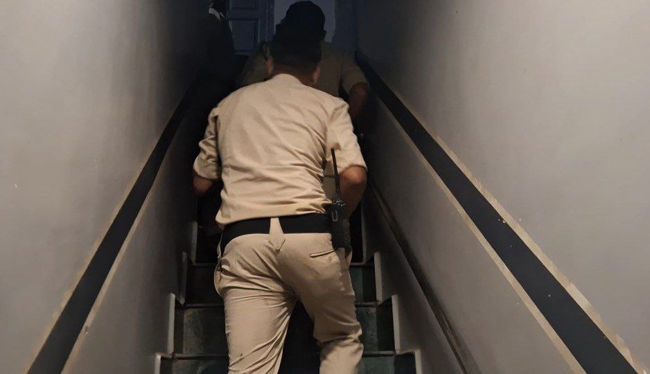 दमोह- पुलिस ने 20 से अधिक संदिग्धों को हिरासत में लिया दमोह- पुलिस ने 20 से अधिक संदिग्धों को हिरासत में लिया