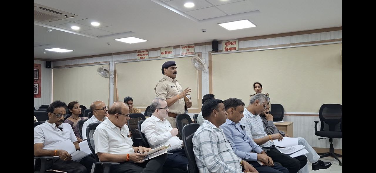 दमोह-बाल संरक्षण आयोग सदस्य डा.निवेदिता शर्मा,ओंकार सिंह ने प्रकरणों को सुना दमोह-बाल संरक्षण आयोग सदस्य डा.निवेदिता शर्मा,ओंकार सिंह ने प्रकरणों को सुना