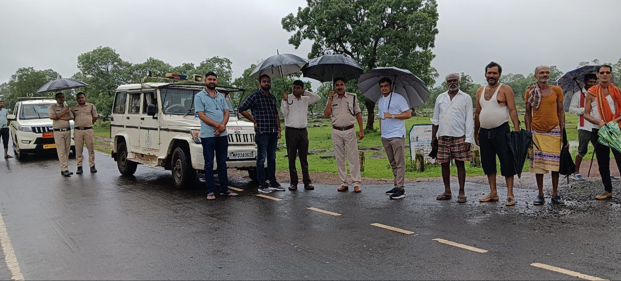 दमोह-ब्यारमा नदी में भारी उफान,क्षेत्र में अनेक ग्राम बाढ की चपेट में आये दमोह-ब्यारमा नदी में भारी उफान,क्षेत्र में अनेक ग्राम बाढ की चपेट में आये