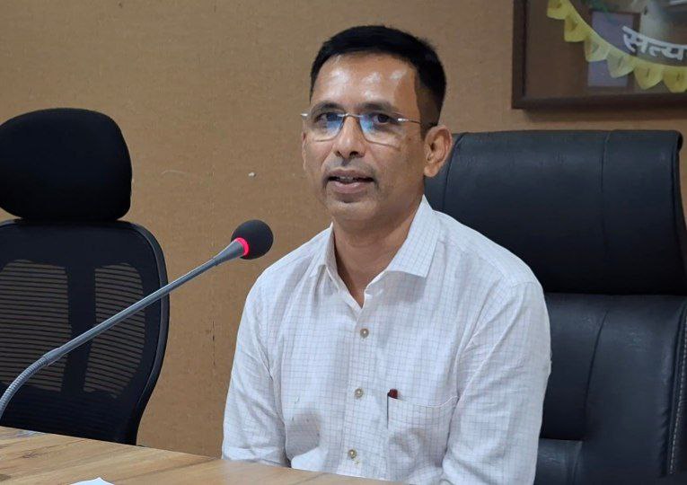 दमोह-व्यारमा नदी पर बना पुल छतिग्रस्त घोषित कलेक्टर ने बताये वैकल्पिक मार्ग दमोह-व्यारमा नदी पर बना पुल छतिग्रस्त घोषित कलेक्टर ने बताये वैकल्पिक मार्ग