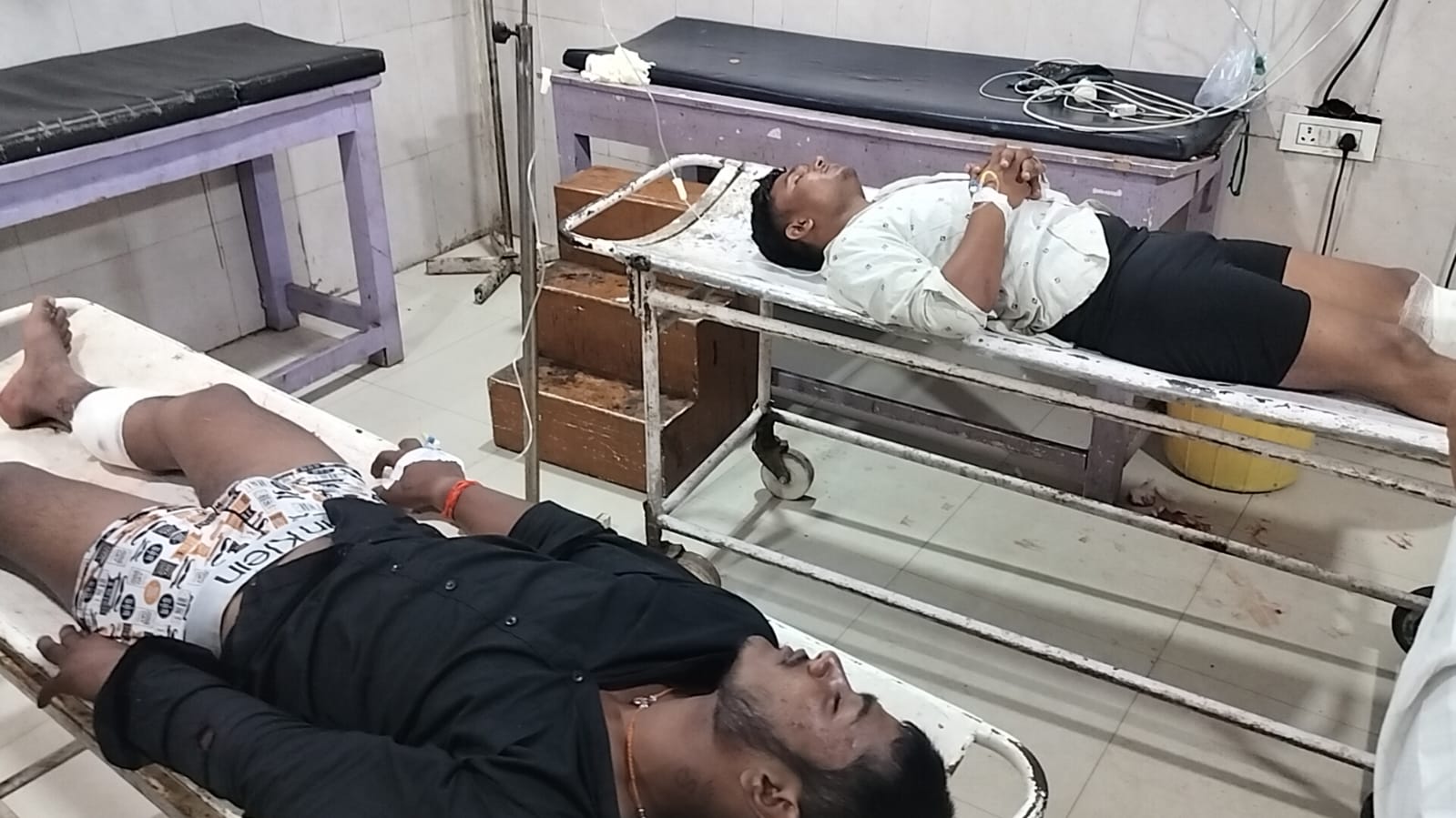 पुलिस की गोली लगने से घायल बदमाश पुलिस की गोली लगने से घायल बदमाश