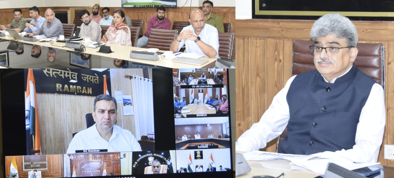 मुख्य सचिव ने ’संपूर्णता सम्मान’ पुरस्कारों की तैयारियों की समीक्षा की मुख्य सचिव ने ’संपूर्णता सम्मान’ पुरस्कारों की तैयारियों की समीक्षा की