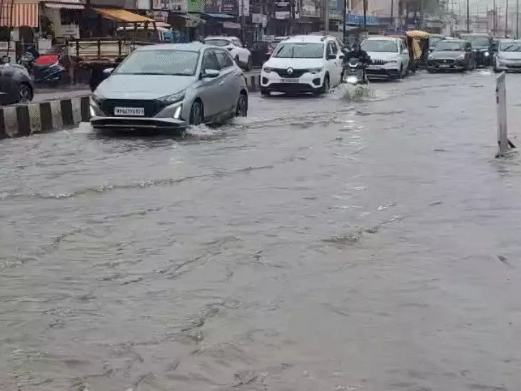 भोपाल शहर में बारिश का दौर जारी भोपाल शहर में बारिश का दौर जारी