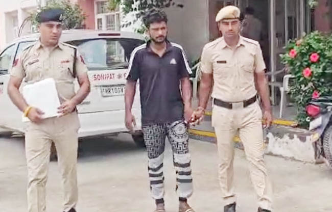 सोनीपत: गिरफ्तार आरोपी अजय सोनीपत: गिरफ्तार आरोपी अजय
