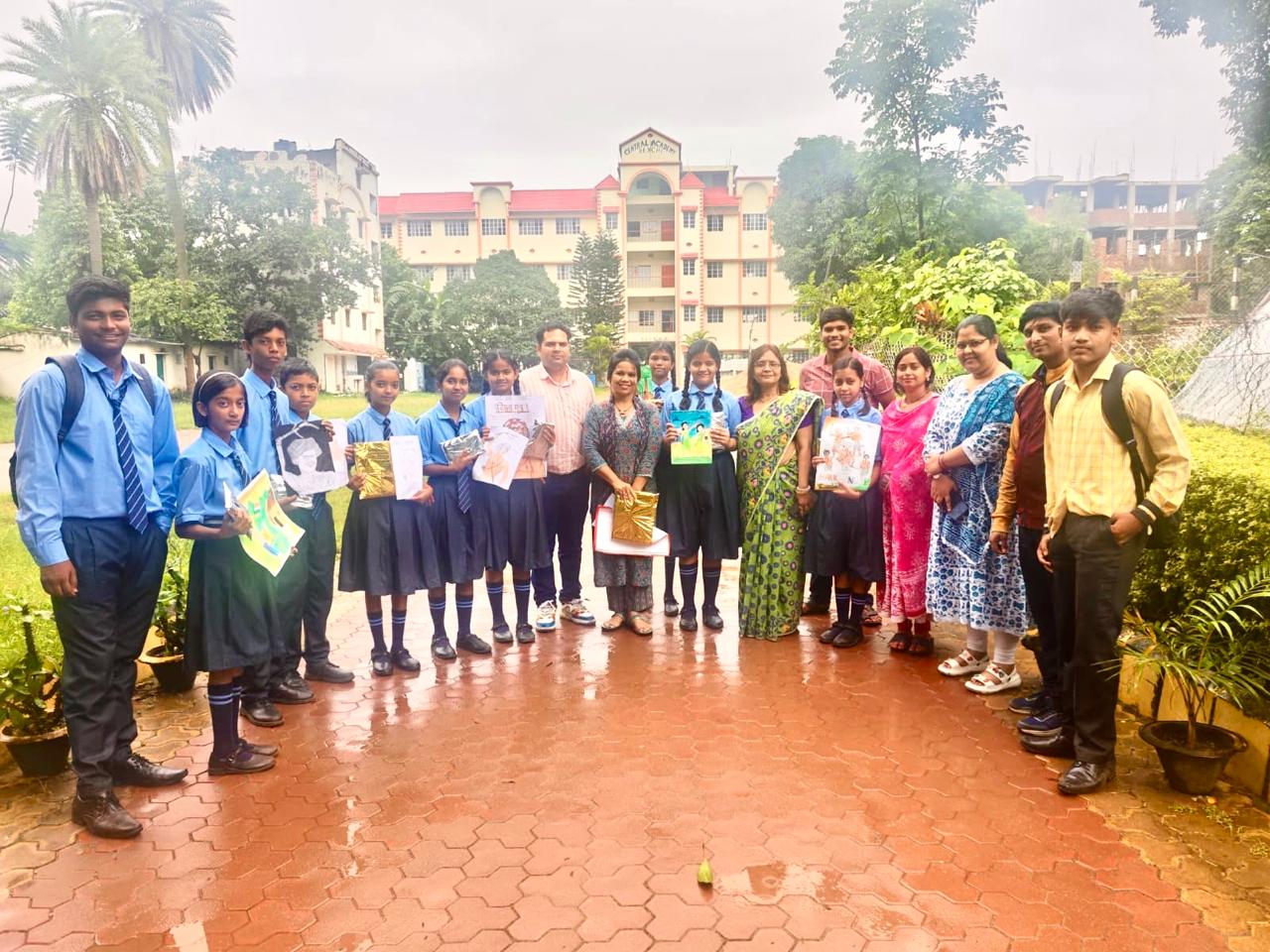 प्रतियोगिता में शामिल बच्चों की तस्वीर प्रतियोगिता में शामिल बच्चों की तस्वीर