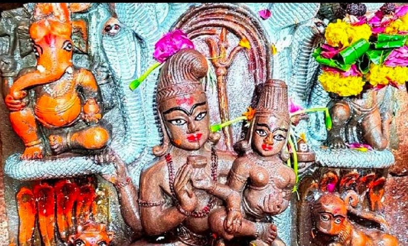 नागचंद्रेश्वर मंदिर में हैं नेपाल से लाई गई 11वीं शताब्दी की अद्भुत प्रतिमा नागचंद्रेश्वर मंदिर में हैं नेपाल से लाई गई 11वीं शताब्दी की अद्भुत प्रतिमा