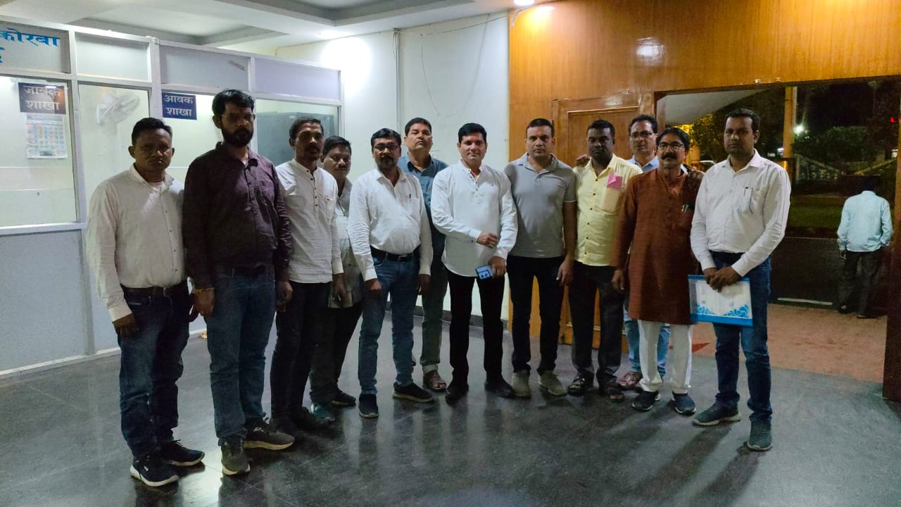 नगर निगम की अव्यवस्थाओं को लेकर पार्षदों सहित नेता प्रतिपक्ष कृपाराम साहू ने आयुक्त से की भेंट-मुलाकात नगर निगम की अव्यवस्थाओं को लेकर पार्षदों सहित नेता प्रतिपक्ष कृपाराम साहू ने आयुक्त से की भेंट-मुलाकात