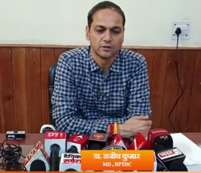 एचपीटीडीसी के प्रबंध निदेशक बैठक करते हुए। एचपीटीडीसी के प्रबंध निदेशक बैठक करते हुए।
