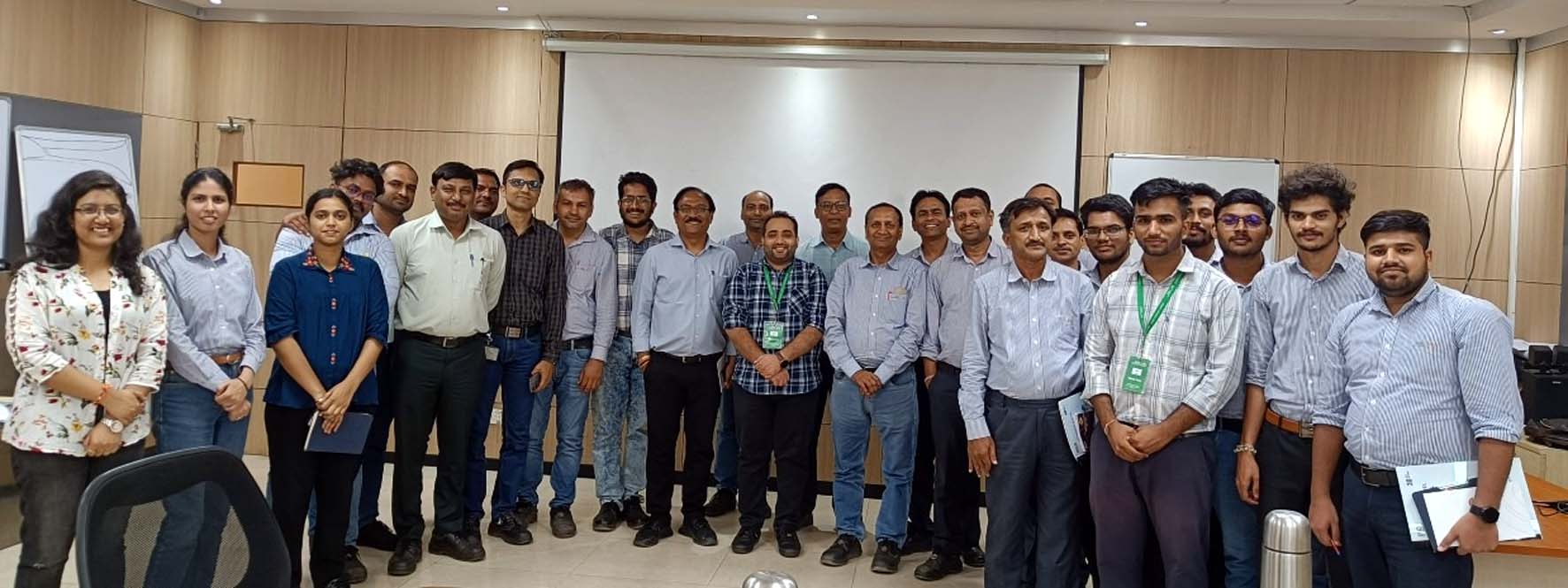 कार्यक्रम में उपस्थित संस्थान के पदाधिकारी। कार्यक्रम में उपस्थित संस्थान के पदाधिकारी।