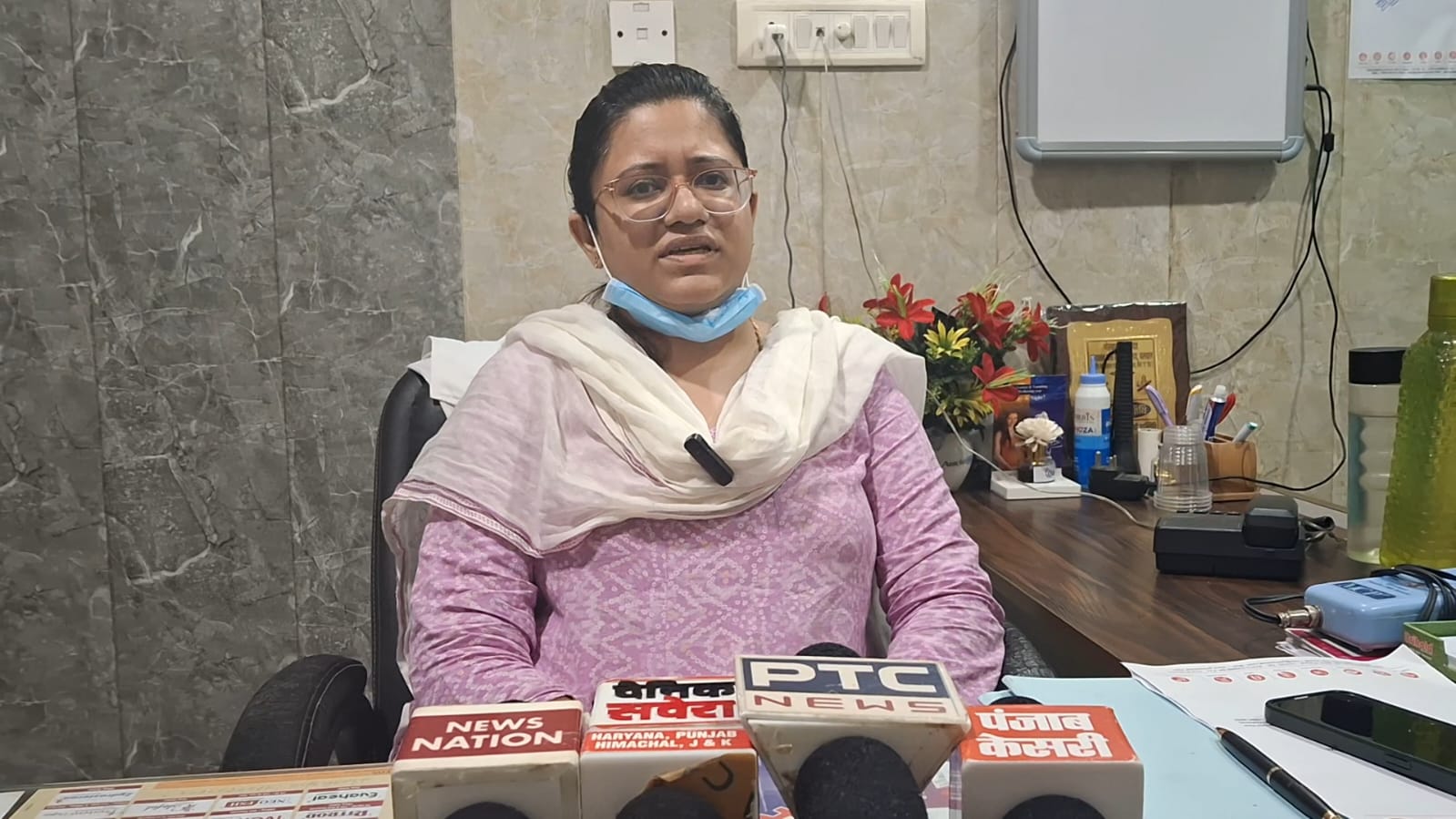 गुरु नानक अस्पताल के गायनोकोलॉजिस्ट डॉ. तनु वर्मा गुरु नानक अस्पताल के गायनोकोलॉजिस्ट डॉ. तनु वर्मा
