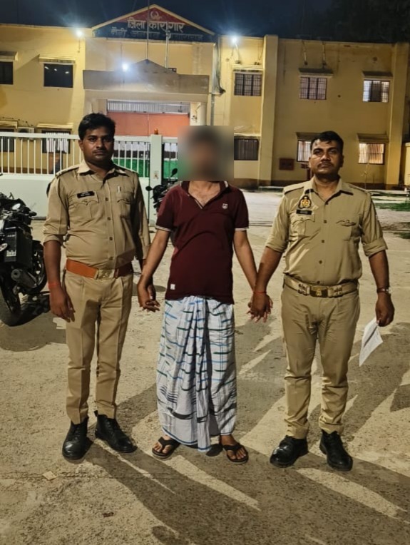 गिरफ्तार पचास हजार के इनामी ज़ैद की फोटो गिरफ्तार पचास हजार के इनामी ज़ैद की फोटो