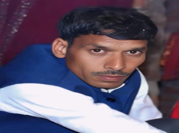 मृतक राजू की फाइल फोटो मृतक राजू की फाइल फोटो