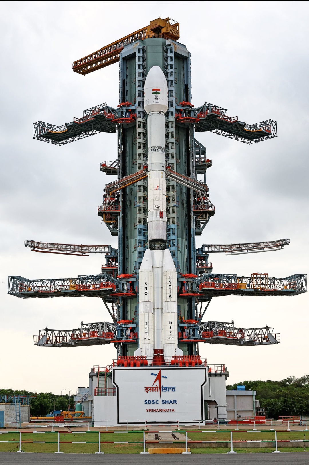 निसार को लेजाने वाला जीएसएलवी निसार को लेजाने वाला जीएसएलवी