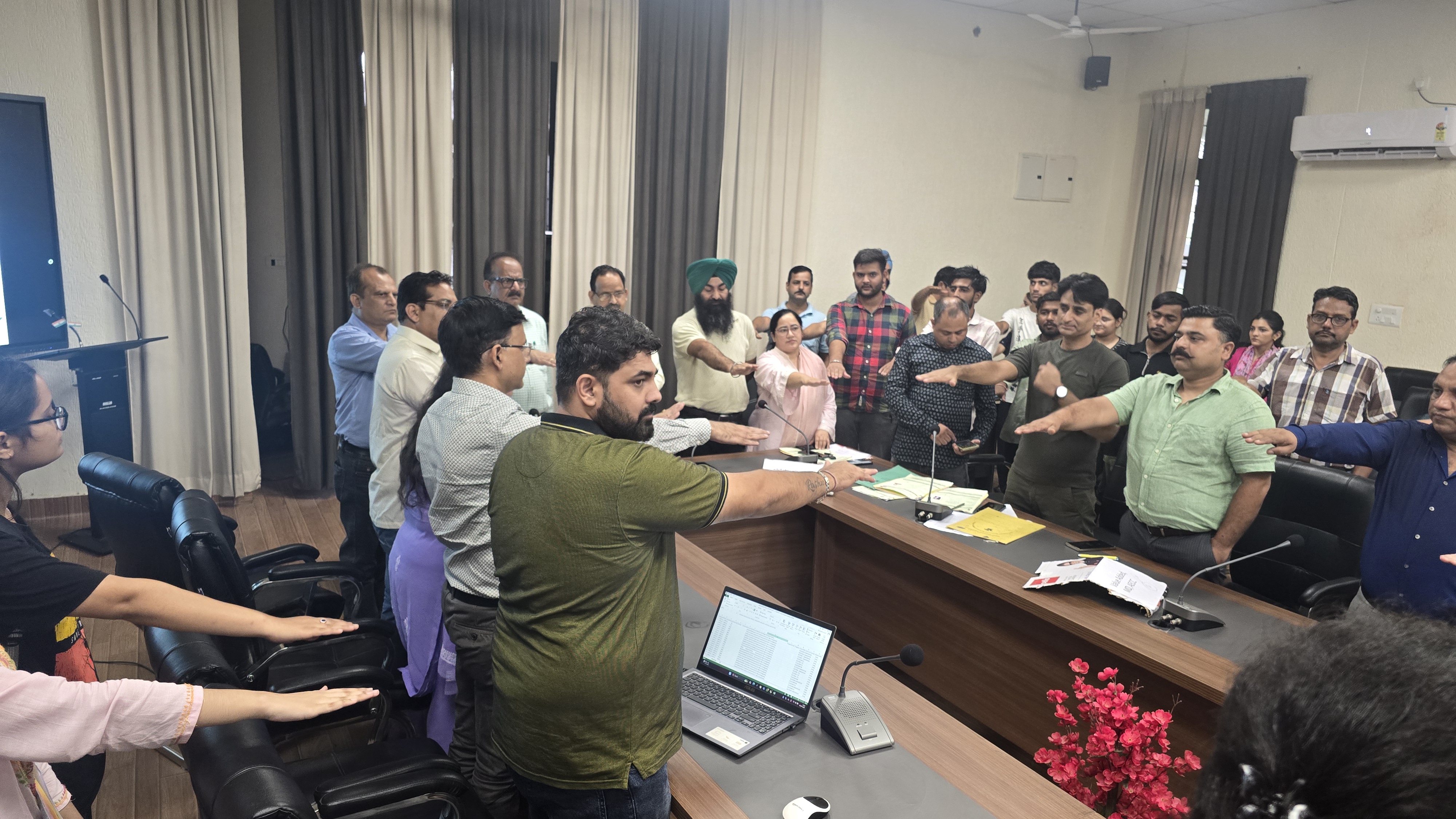 ड्रग्स के दुष्प्रभावों के प्रति छात्रों और समाज को किया गया जागरूक, विद्यार्थियों ने ली नशा मुक्त भारत की शपथ