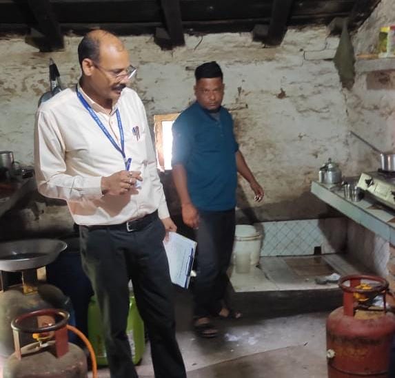 जिला आपूर्ति विभाग ने जनपद में घरेलू गैस सिलेंडरों के दूर प्रयोग खिलाफ चलाया चेकिंग अभियान जिला आपूर्ति विभाग ने जनपद में घरेलू गैस सिलेंडरों के दूर प्रयोग खिलाफ चलाया चेकिंग अभियान