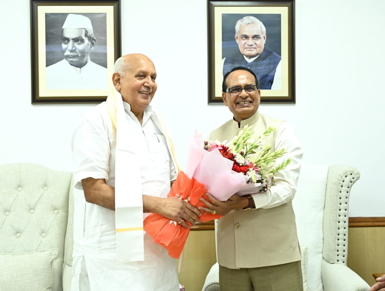 कृषि भवन में उत्तर प्रदेश के कृषि मंत्री श्री सूर्यप्रताप शाही ने की शिवराज सिंह से मुलाकात