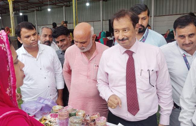 सोनीपत: अटेरना गांव में पंजाब नेशनल बैंक के लीड बैंक द्वारा आरोह फाउंडेशन के सहयोग से आयोजित जागरूकता शिविर सोनीपत: अटेरना गांव में पंजाब नेशनल बैंक के लीड बैंक द्वारा आरोह फाउंडेशन के सहयोग से आयोजित जागरूकता शिविर