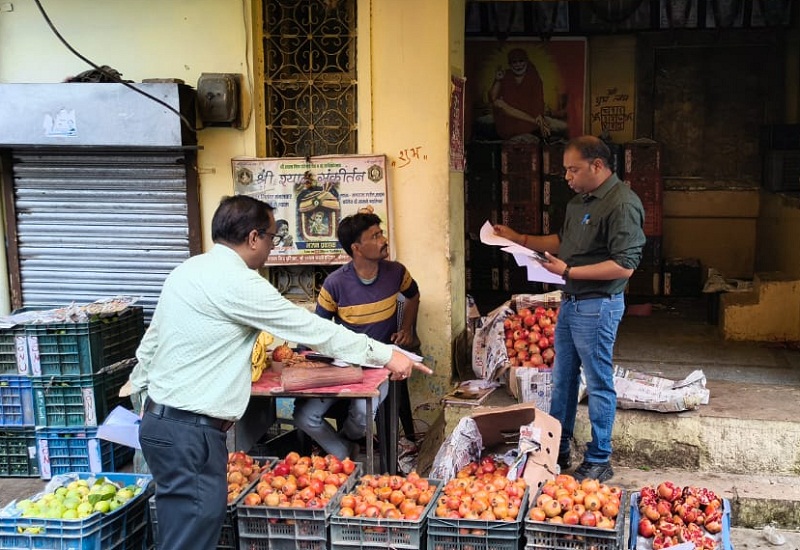 खाद्य सुरक्षा की टीम ने फल मंडी छत्री बाजार व मुरार का किया निरीक्षण खाद्य सुरक्षा की टीम ने फल मंडी छत्री बाजार व मुरार का किया निरीक्षण