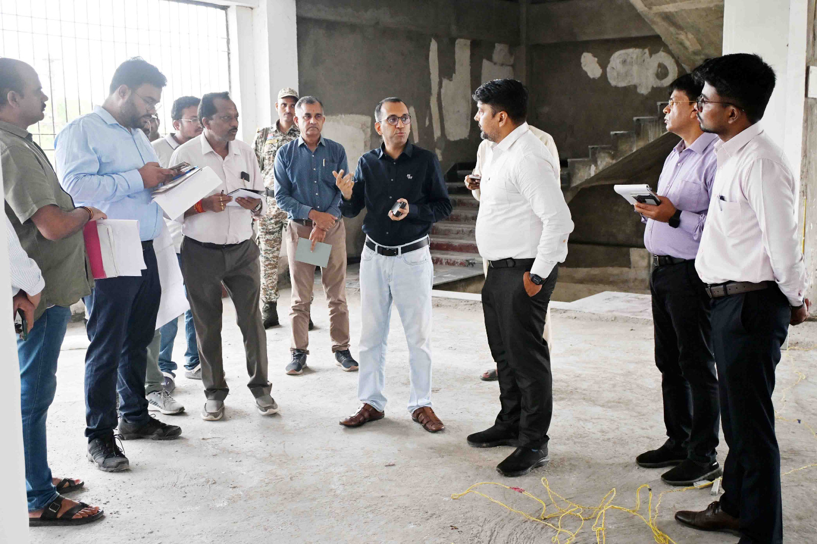 विकास कार्यो व प्रस्तावित कार्यो का स्थल निरीक्षण किया आयुक्त ने विकास कार्यो व प्रस्तावित कार्यो का स्थल निरीक्षण किया आयुक्त ने