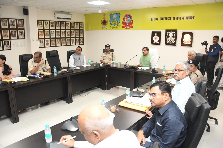 मुख्यमंत्री डॉ. मोहन यादव ने की वर्षा प्रभावित क्षेत्रों की समीक्षा मुख्यमंत्री डॉ. मोहन यादव ने की वर्षा प्रभावित क्षेत्रों की समीक्षा