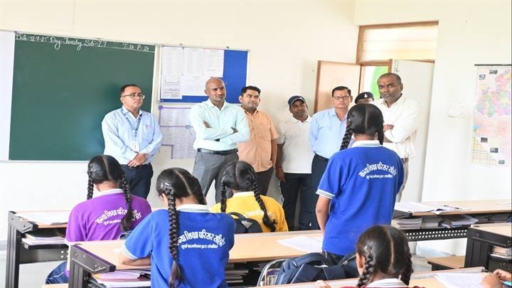 कन्या शिक्षा परिसर का किया निरीक्षण