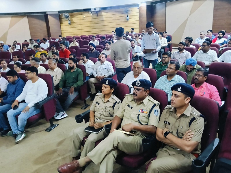 पेट्रोल पंप संचालकों की बैठक पेट्रोल पंप संचालकों की बैठक