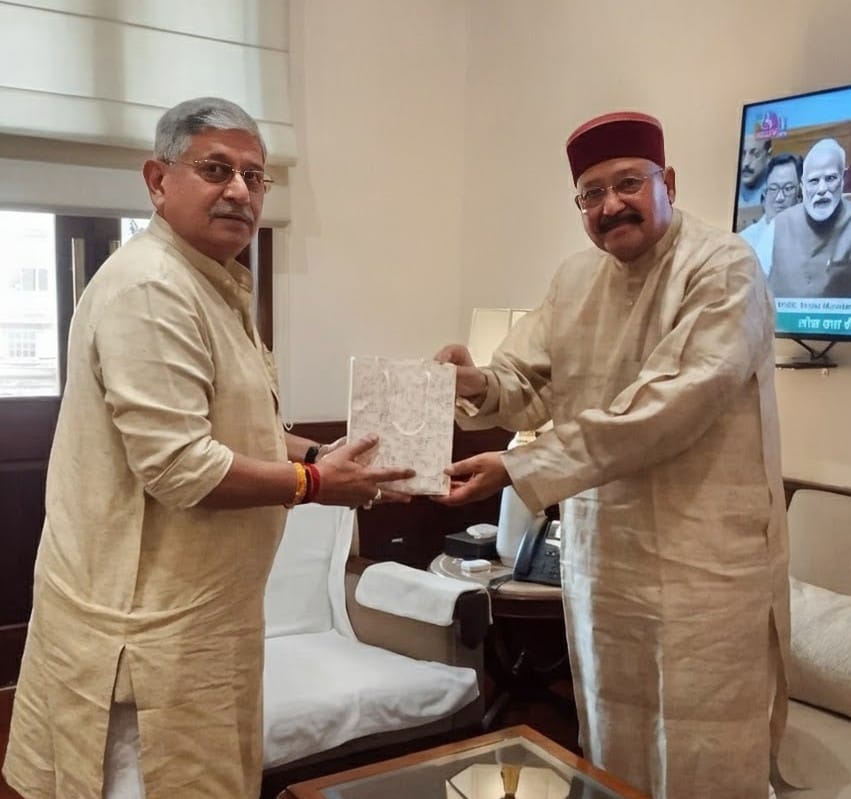 उत्तराखंड के पंचायतीराज मंत्री सतपाल महाराज केन्द्रीय पंचायतीराज मंत्री राजीव रंजन सिंह से भेंट करते। उत्तराखंड के पंचायतीराज मंत्री सतपाल महाराज केन्द्रीय पंचायतीराज मंत्री राजीव रंजन सिंह से भेंट करते।
