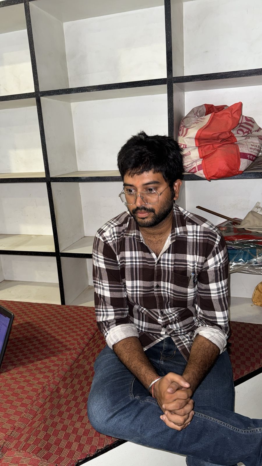 ग्राम विकास अधिकारी सात हजार रुपये की रिश्वत लेते गिरफ्तार