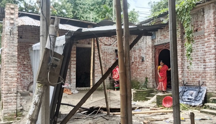 बांग्लादेश के बेतगारी संघ का अलदादपुर बालापारा गांव। यहां हिंदुओं के घर पर हमला हुआ था।