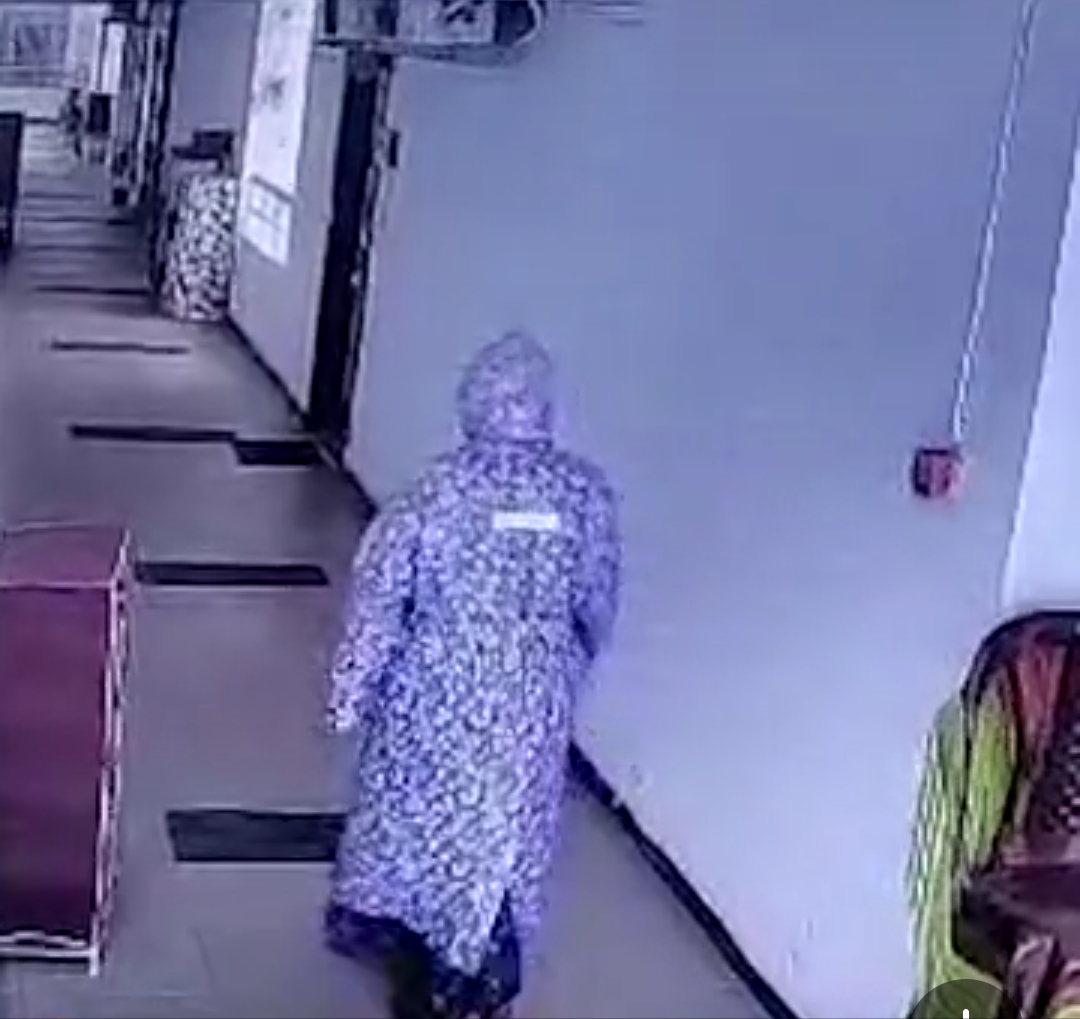 महिला प्रोफेसर पर धारदार चाकू से हमला