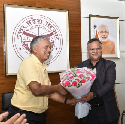 पदभार ग्रहण करते मुख्य सचिव एसपी गोयल पदभार ग्रहण करते मुख्य सचिव एसपी गोयल