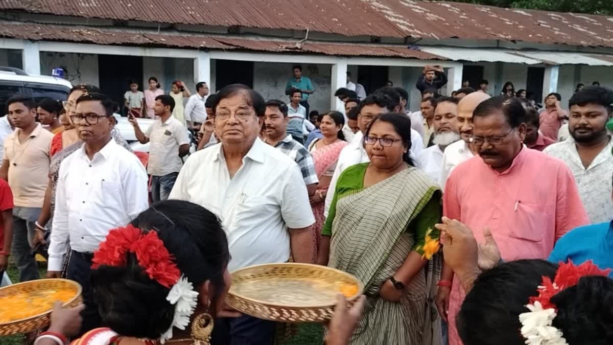 उत्तर बंगाल विकास मंत्री उदयन गुहा उत्तर बंगाल विकास मंत्री उदयन गुहा