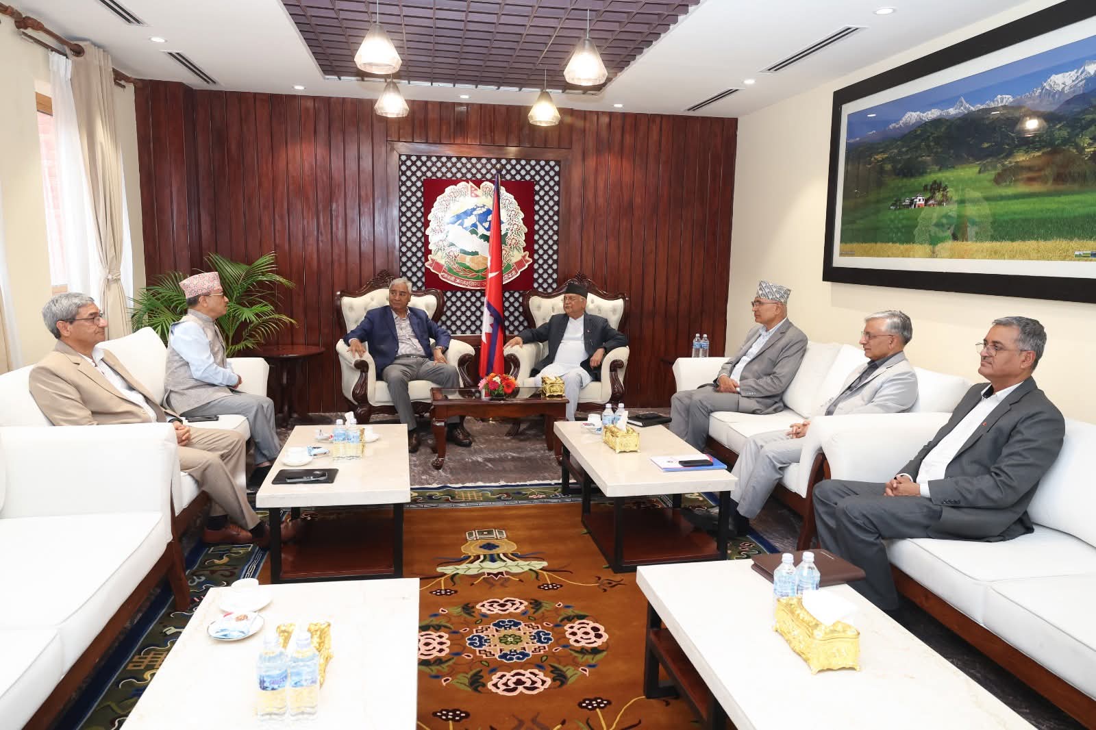 नेपाल के सत्तारूढ़ गठबंधन की बैठक नेपाल के सत्तारूढ़ गठबंधन की बैठक